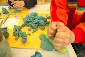 現役声優から指導してもらえる声優専門学校